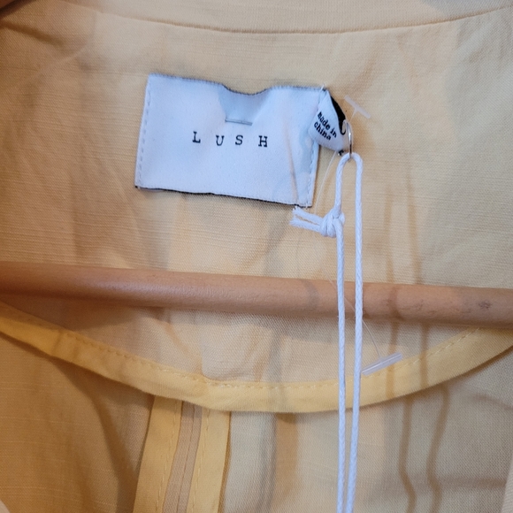 Lush Blazer - Picture 2 of 11